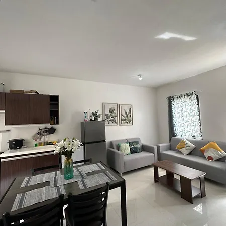 Almond Drive 2Br Townhouse Near Srp Nustar Talisay Apartment